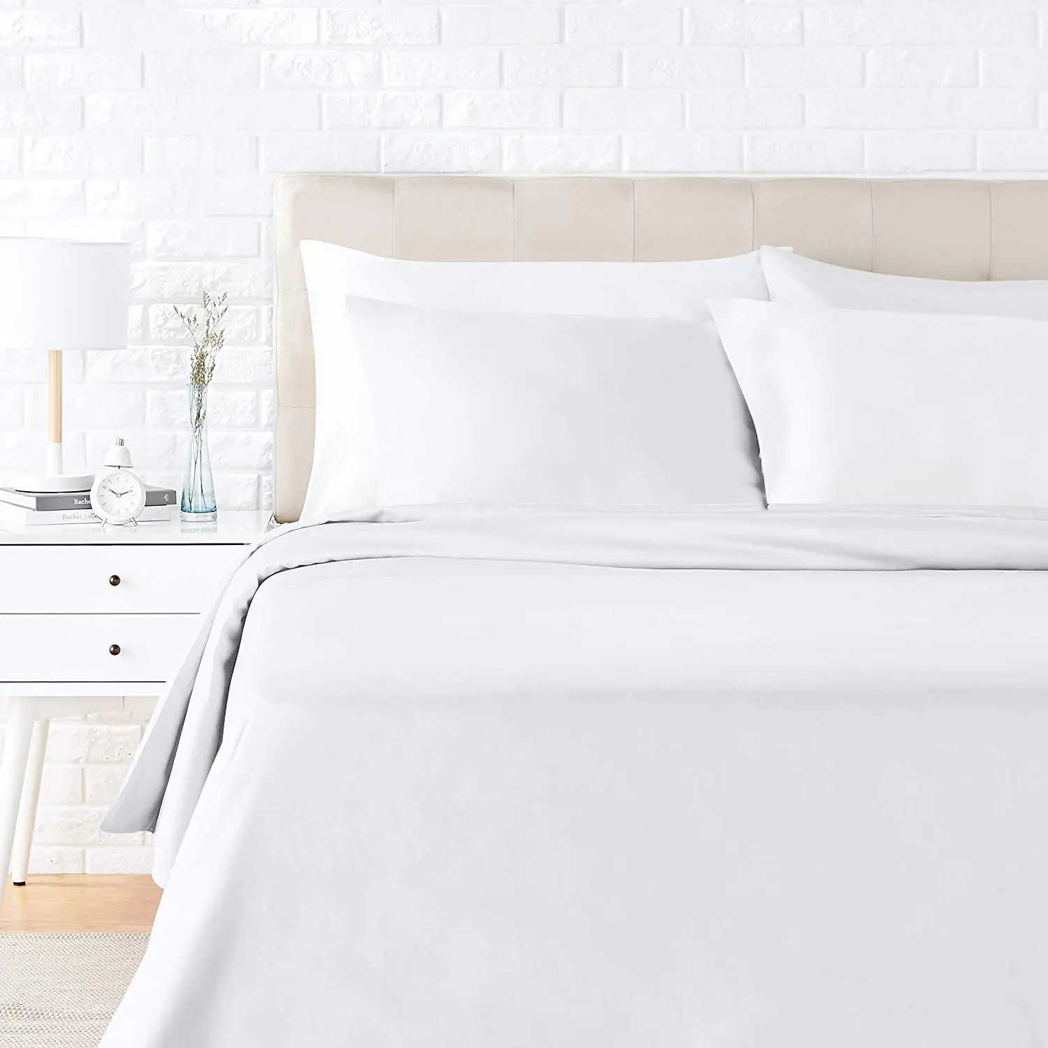 white bed comforters
