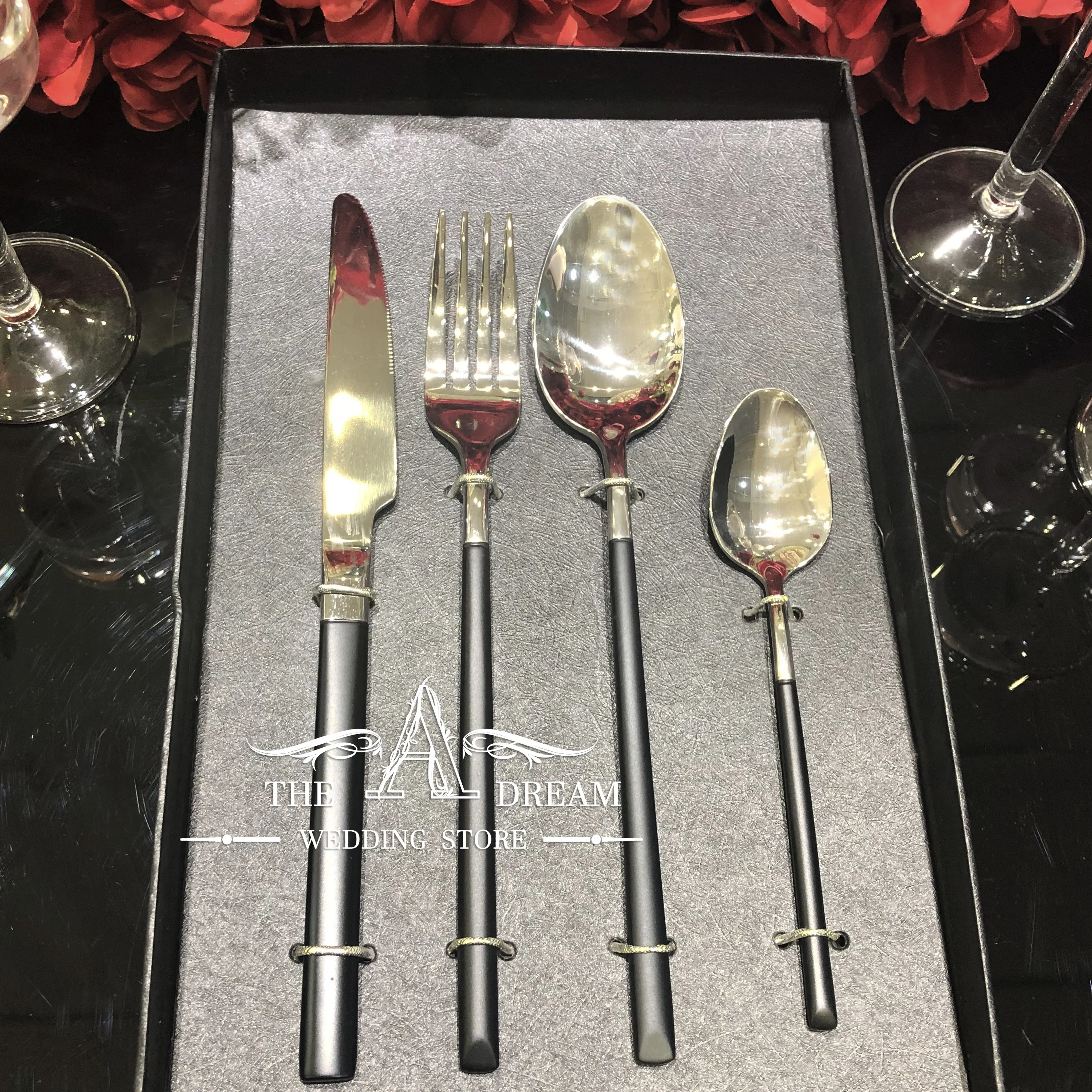 

CTL04-SLB Classic Silver and Black Wedding Cutlery Set Modern Tableware Fork Spoon / Cuchilleria From The A Dream Wedding Store