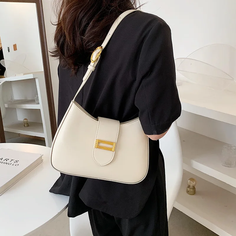 

2022 Soft PU Leather Crossbody Bags for Women Solid Colors Simple Design Luxury Branded Trending Chain Shoulder Handbags Purse