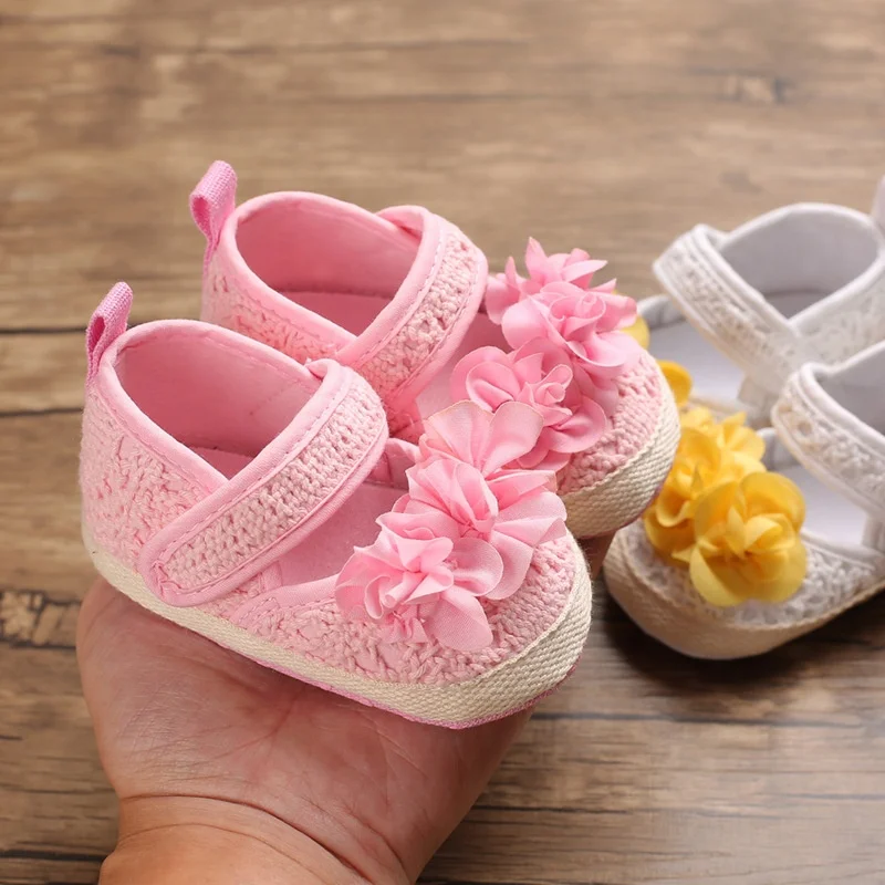 

2020 high quality handmade 0-1 year newborn infant baby soft sole flower knitting upper shoes prewalker shoe supplier