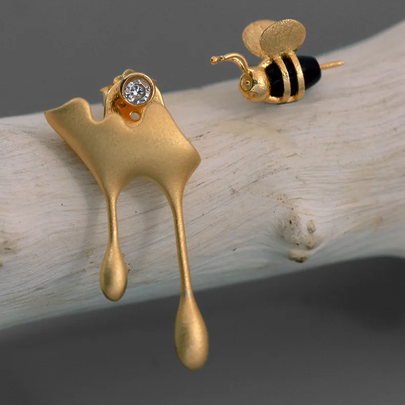 

925 Sterling Silver Honey and Bee Asymmetric Stud Earrings