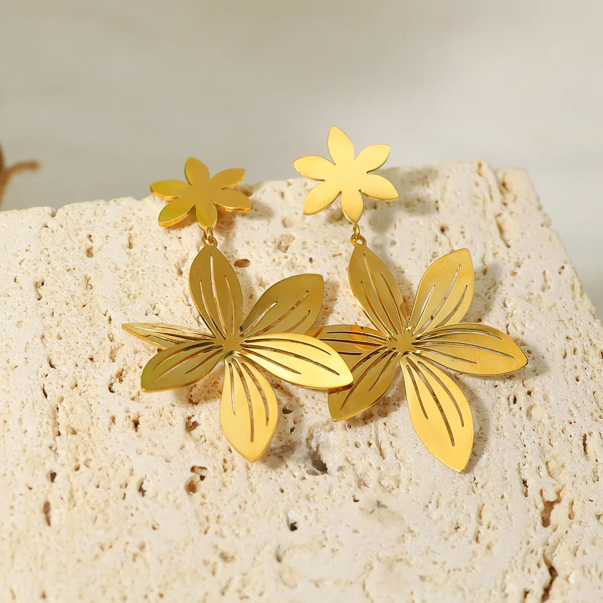 

Minimalist Long 18K Gold Plated Earrings Double Flower Stud Earrings Stainless Steel Earrings For Women