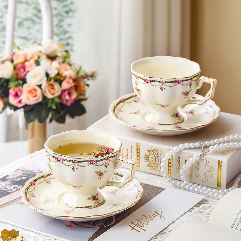 

QIAN HU New Arrived 2022 Vintage British Golden Rim Fancy Coffee Afternoon Tea Cup and Saucer Set Ceramic Customization, White. accept customized