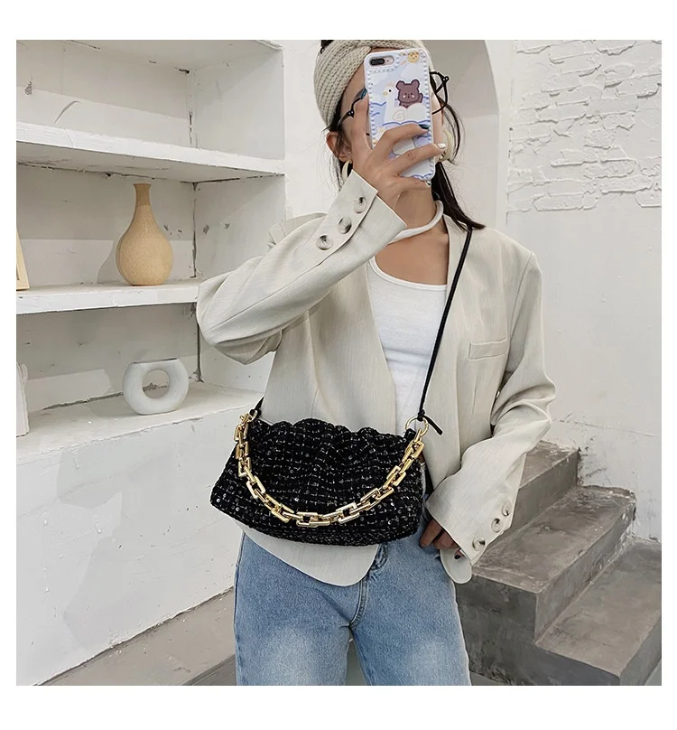 

Large Size Chain Crossbody Messenger Bag Woman Cloud Handbag For Woman Luxury Evening