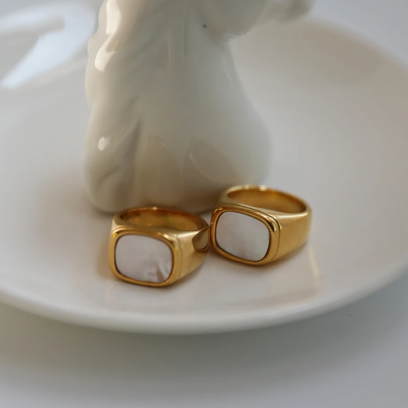 

High End PVD 18K Gold Plated Shell Stainless Steel Finger Rings for Women Trendy Earring