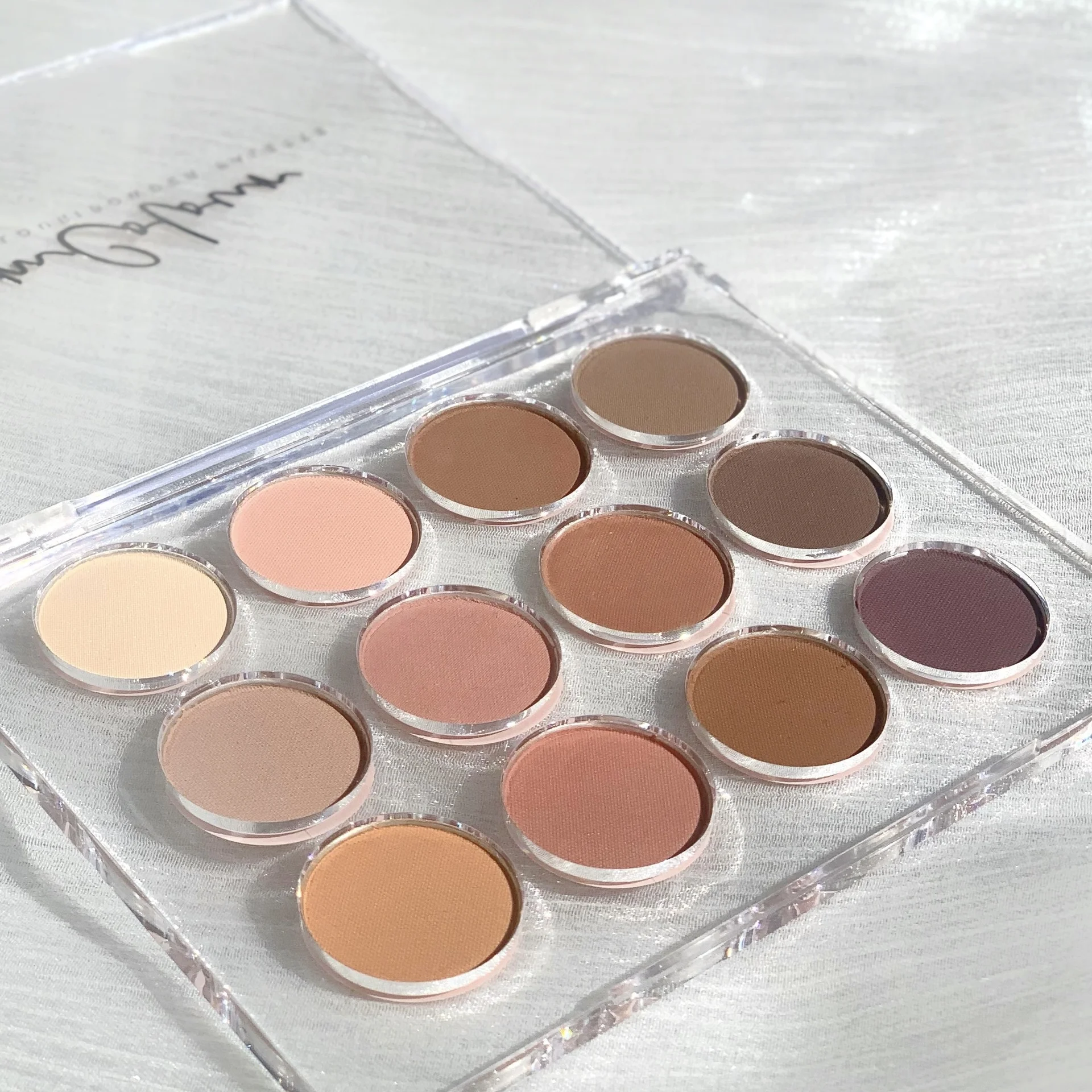 

New Products Waterproof 15 Color Professional Nude Eyeshadow Maquiagem Maquillaje Paletas De Sombras Eye Shadow Palette, Above eight colors