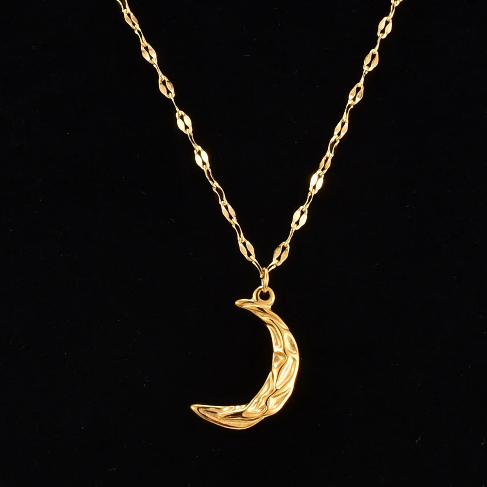 

Fasion Hammered Moon Jewelry Gold Plated Stainless Steel Moon Pendant Necklace for Women Gifts