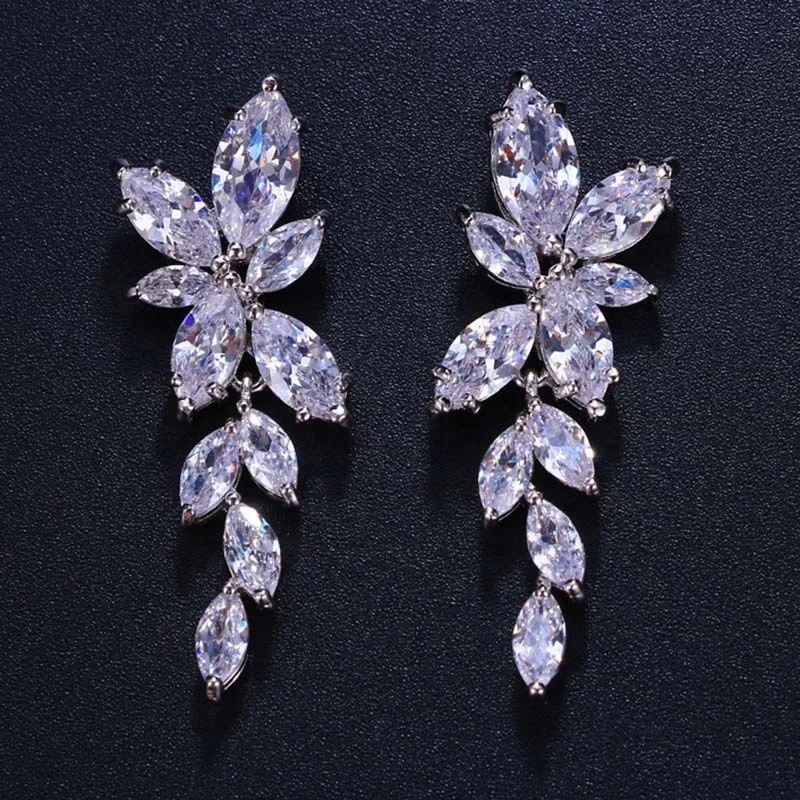 

Fashion Leaf Zircon Drop Earrings for Women White Gold Color Crystal Wedding Earrings Bridal Jewelry Gift