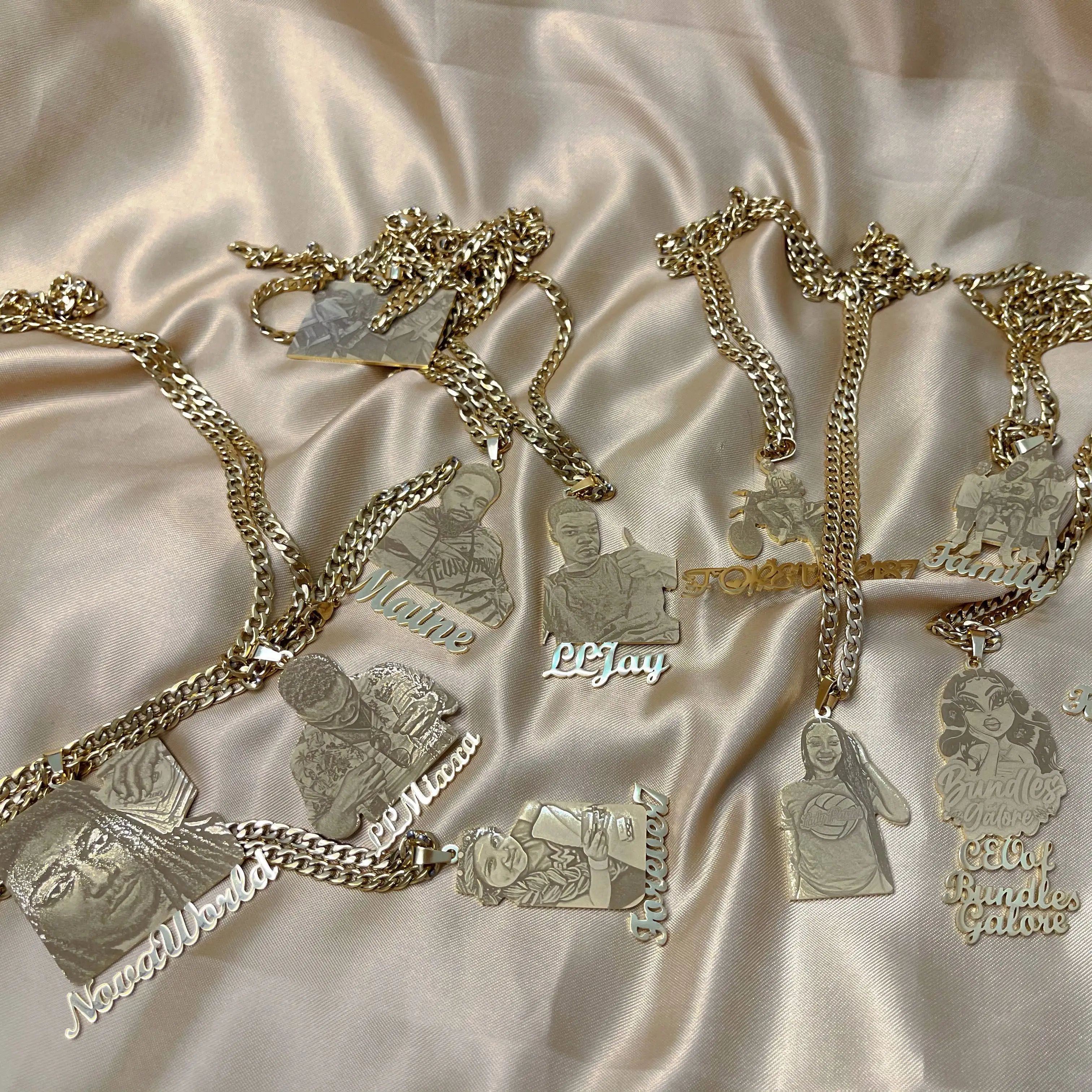 

Stainless Steel Gold Customized Character Pendant Necklace Custom Name Personalized Photo Pictures Necklaces for birthday Gift, Picture