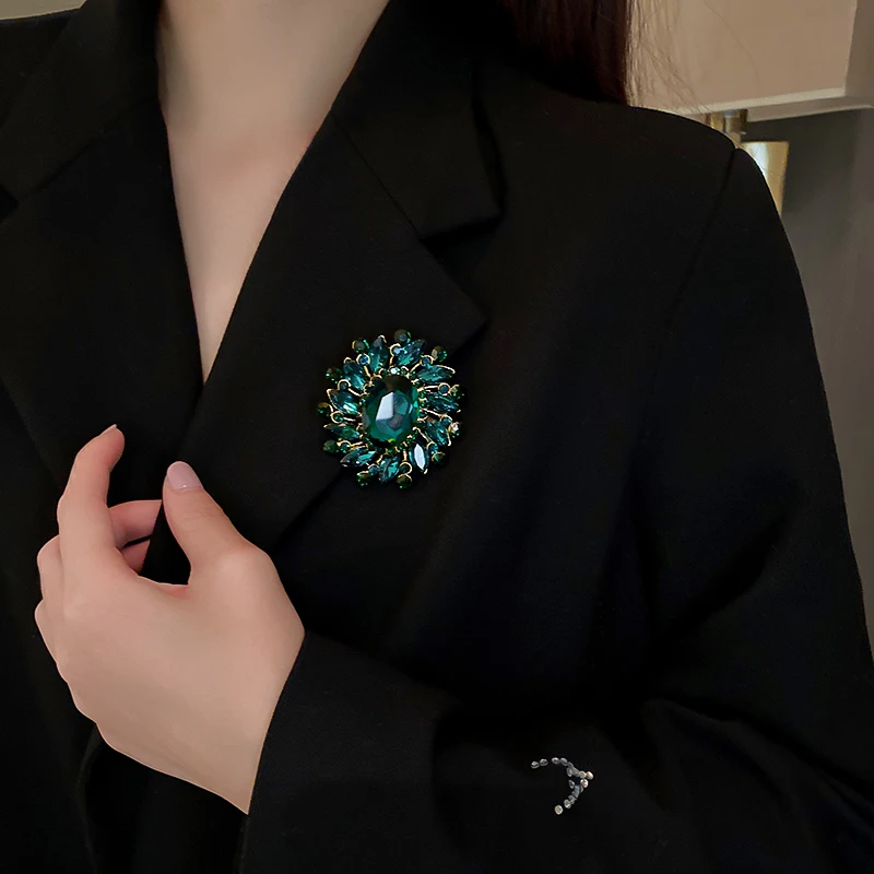 

fashion trendy green women crystal brooches