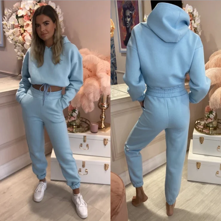 

2021 New arrival 2 Piece Set Hoodie Crop Top Pants Set Outfits Two Pieces Sweat Pants Women Sweatsuit Set, Custom