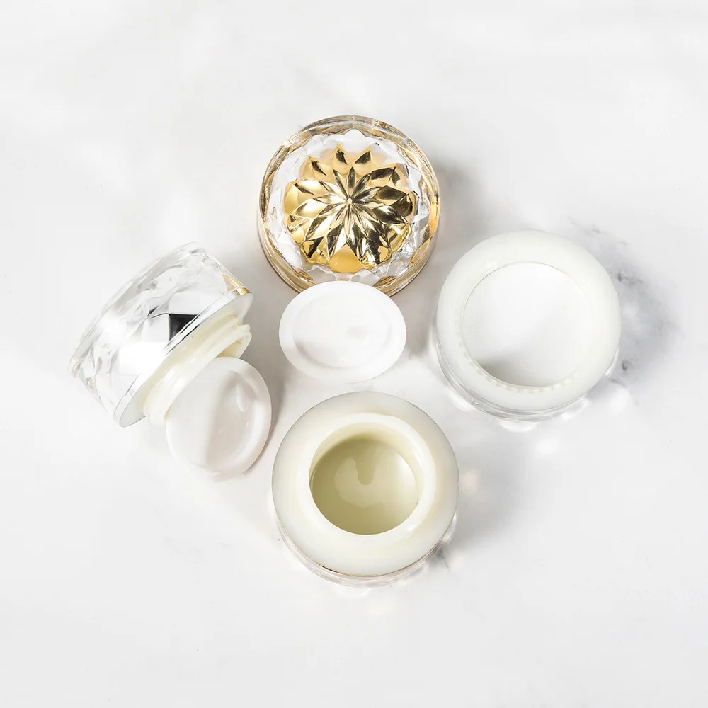
Ready To Ship 5g luxury elegant shiny mini gold silver empty plastic lip balm jar eye cream jar for skin care ball lip balm cont 
