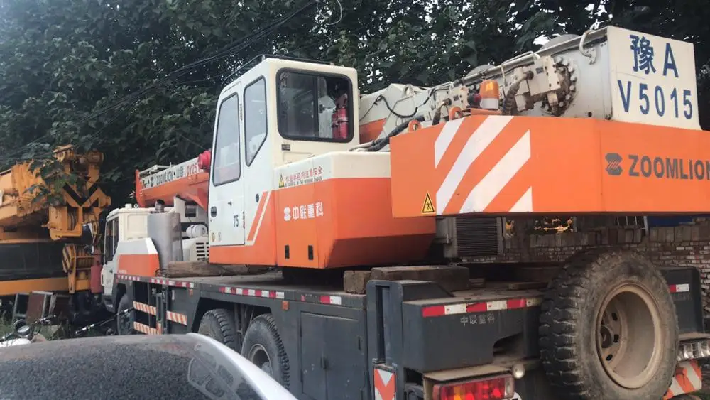 
USED hydraulic crane original chinese ZOOMLION 25TON 