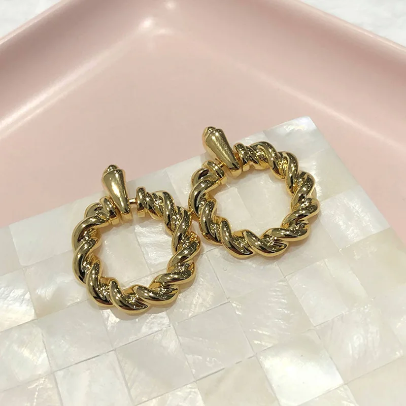 

2022 New S925 Post Needle Twisted Round Shape Stud Earrings High Polished Gold Geometric Spiral Circle Drop Earrings