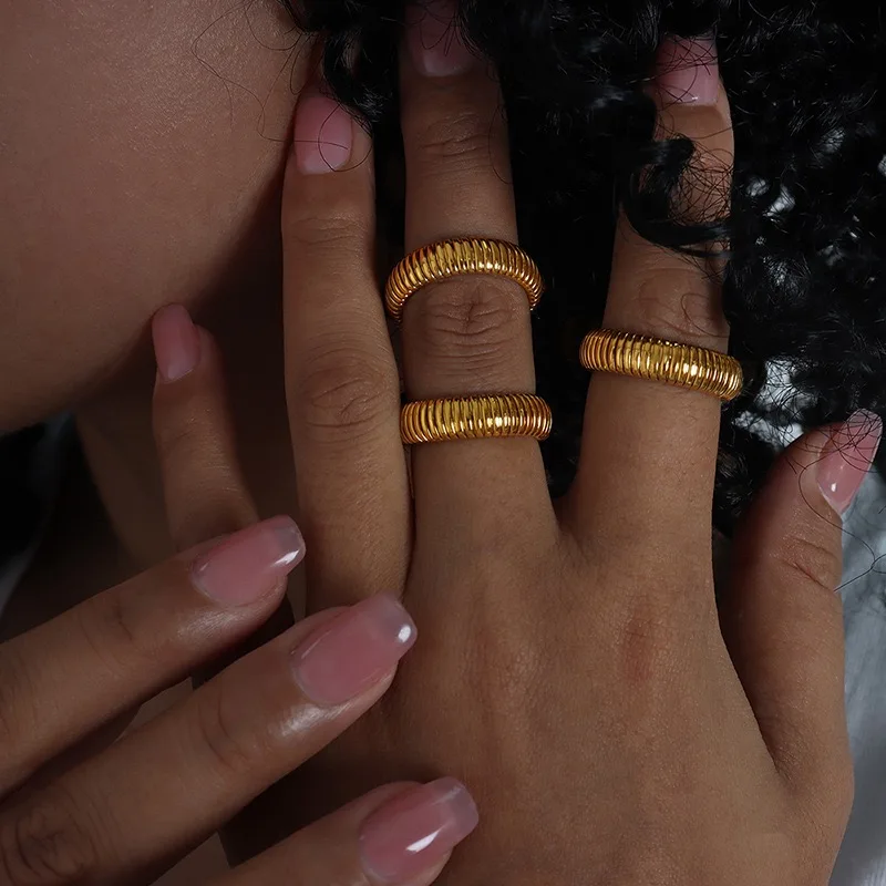 

Non Tarnish stainless steel gold plated Threaded shaped rings for women