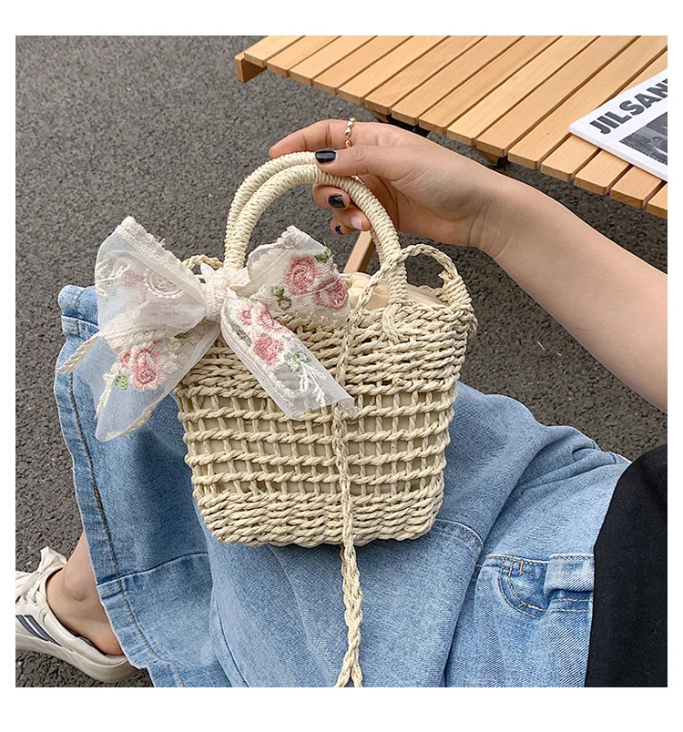 

2022 summer woven straw beach bag Ladies leisure and vacation handbags Knitted cherry woven shoulder bag, As picture