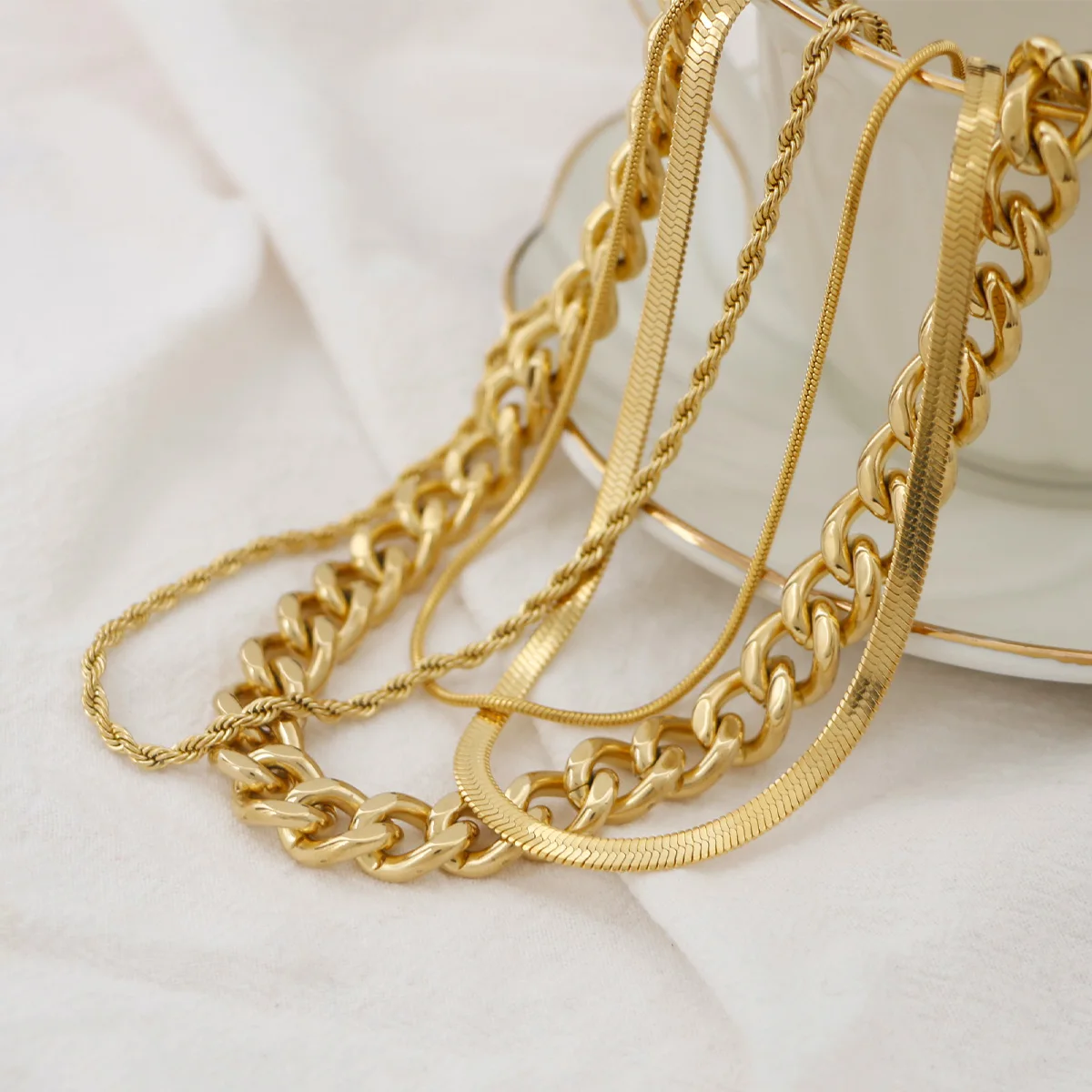 

Chunky PVD 18K Gold Plated Stainless Steel Thick Miami Cuban Link Chain Necklace Double Layer Herringbone Chain Choker Necklace