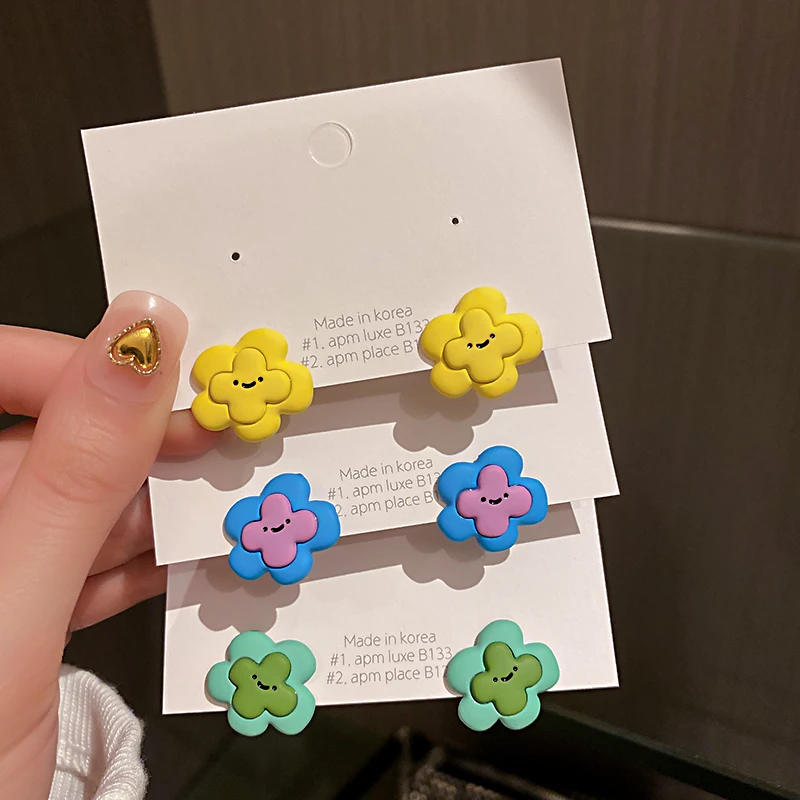 

fashion summer smile face flower stud earrings for women