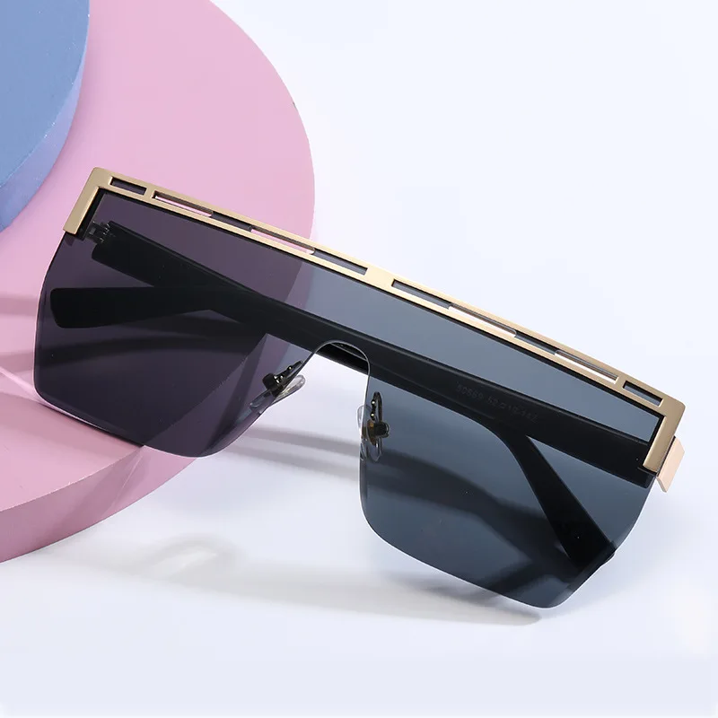 

Big Frame New Arrival Fashion Trendy Shades Oversize Plastic Large Frame Sunglasses Woman Designer