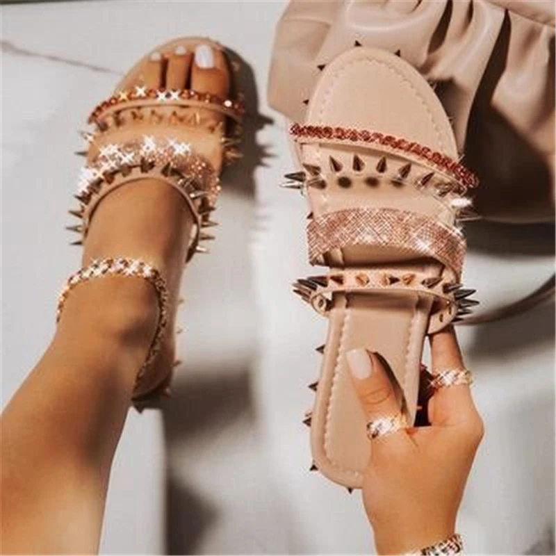 

2020 Shoes Women Rivet Sandals Style Ladies Flat Shoes Crystal Bling Slippers Flats Summer Shoes Cool Women Beach Slippers