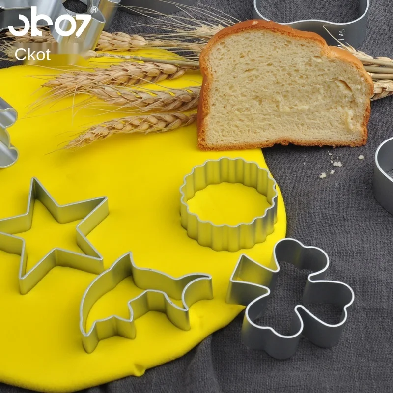 

CKOT aluminum alloy cookie cutter cartoon stereo cookie cutter pineapple sandwich cookies baking tool mousse cake mold