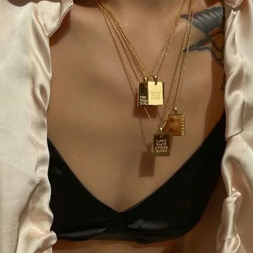 

Trendy Hot selling 18K Gold Plated Stainless Steel Non Tarnish Jewelry Square Pendant Necklace Custom Name Letter Necklace
