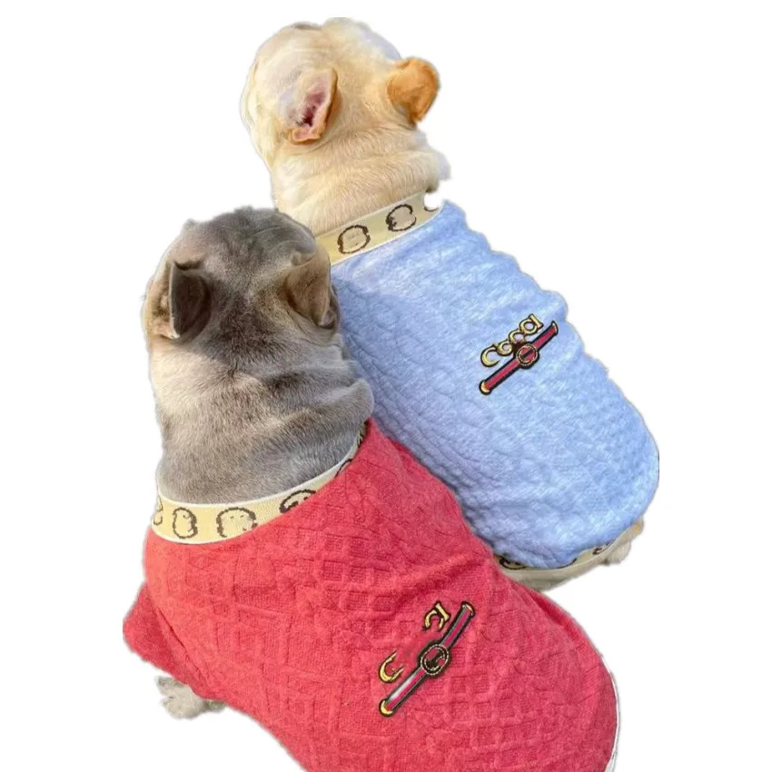 

New Autumn And Winter Design Pet Clothes Wholesale Cute Twist Luxury Brand Design Logo Fat Dog Bulldog Sweater