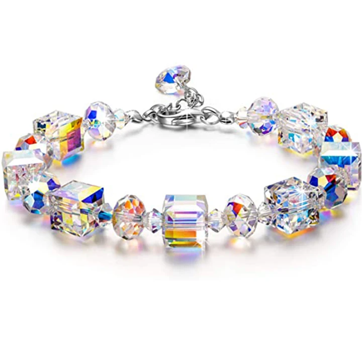 

2021 Fantastic Adjustable Link Chain Northern Lights Crystal Bracelet Shining Square Crystal Bracelet for Women, Picture shows