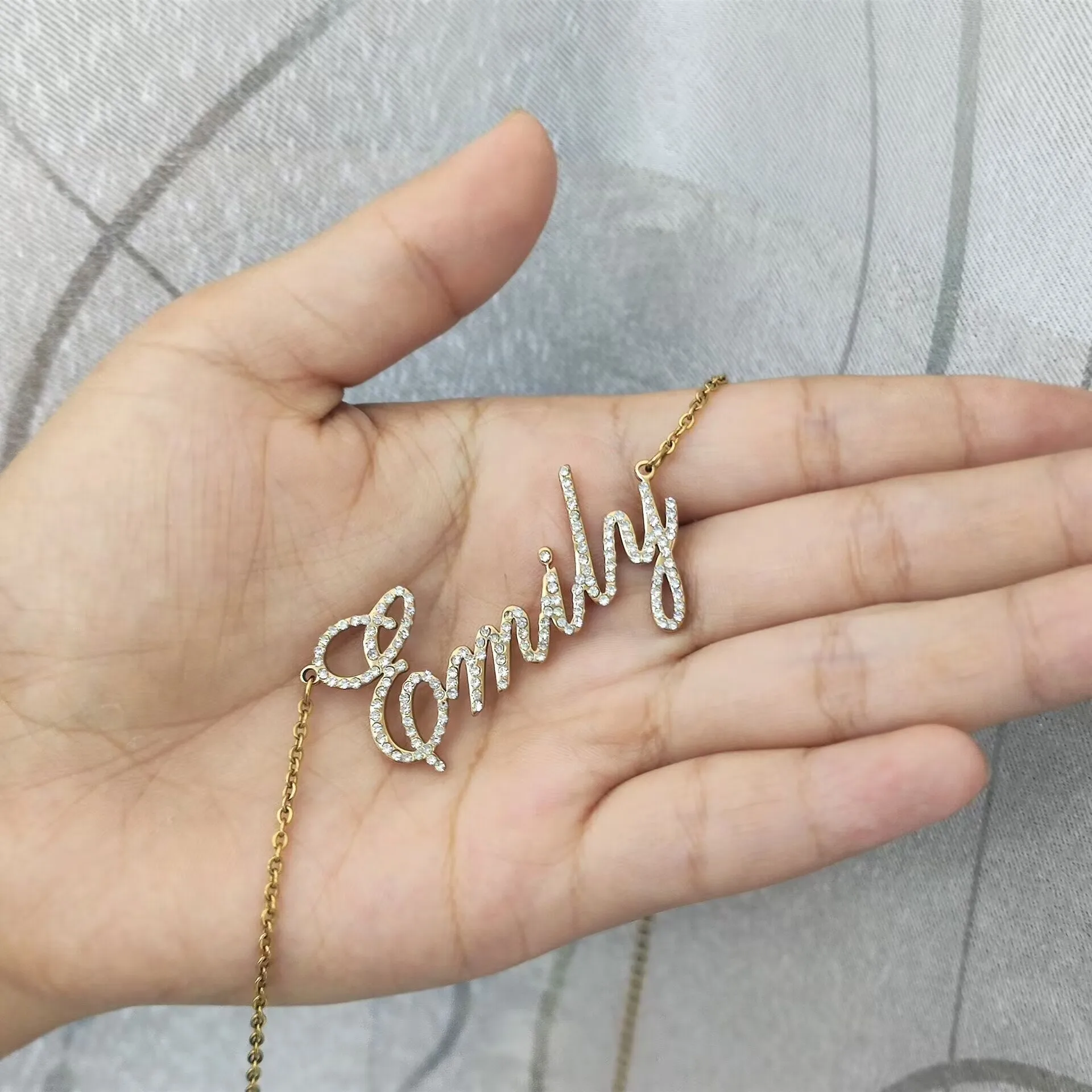 New Customized Stainless Steel Metal Personalized Necklace with Diamond Inlay Women's Gift Customized Name Letter Necklace