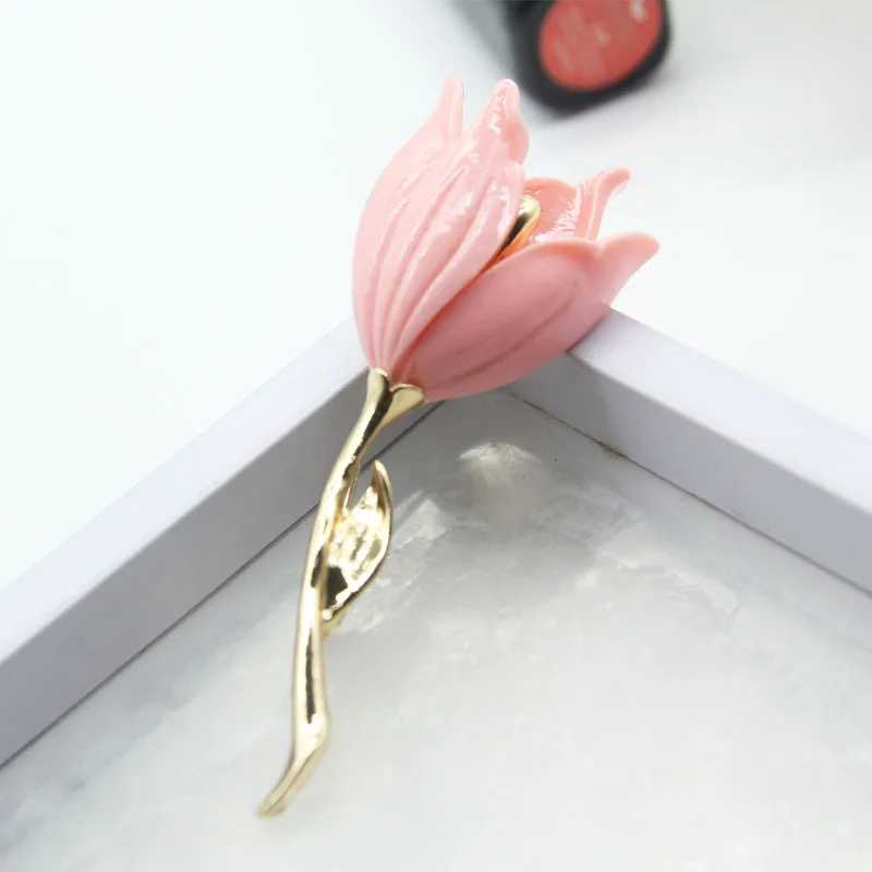 

2020 New Tulip Flower Plant Shell Brooch Vintage Magnolia Gold Plated Alloy Brooches Jewelry, White/pink