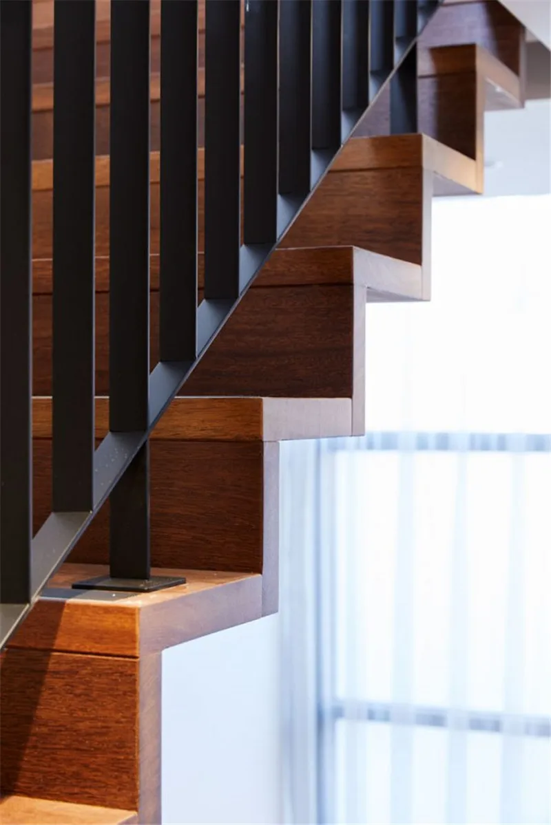 Modern Household Kukwira Wooden Staircase Carbon Steel Railing And Stainless Steel Handrail Stair