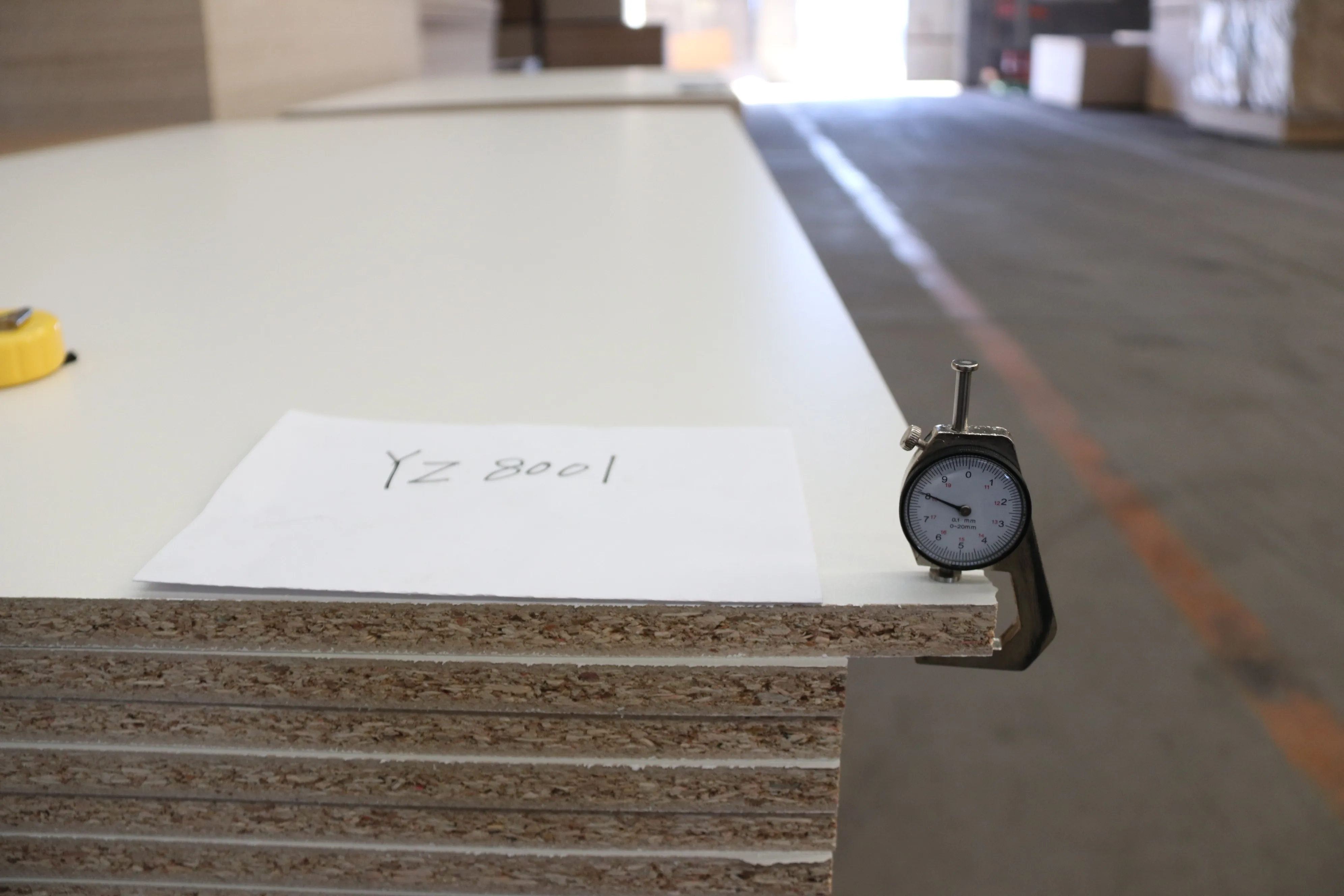 white melamine chipboard - .JPG