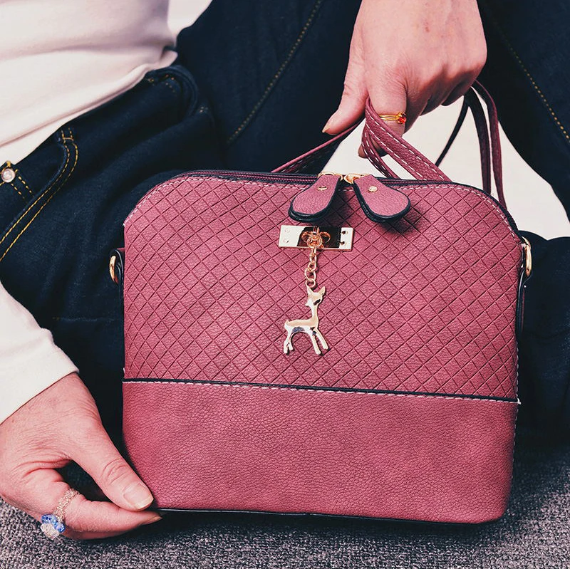 

2021 New Fashion Vegan Leather Crossbody Little Deer Pendant Single Shoulder Sling Bag Shell Package Handbag Women Bulk New Item, Customized color