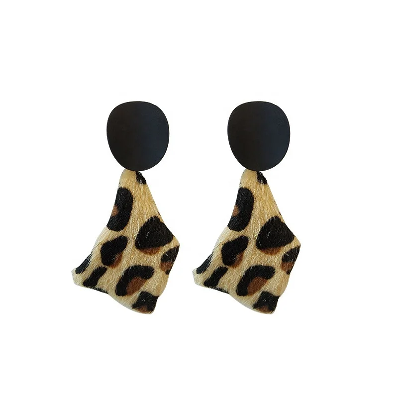 

Aimgal Jewelry Fashionable plush leopard print geometric earrings