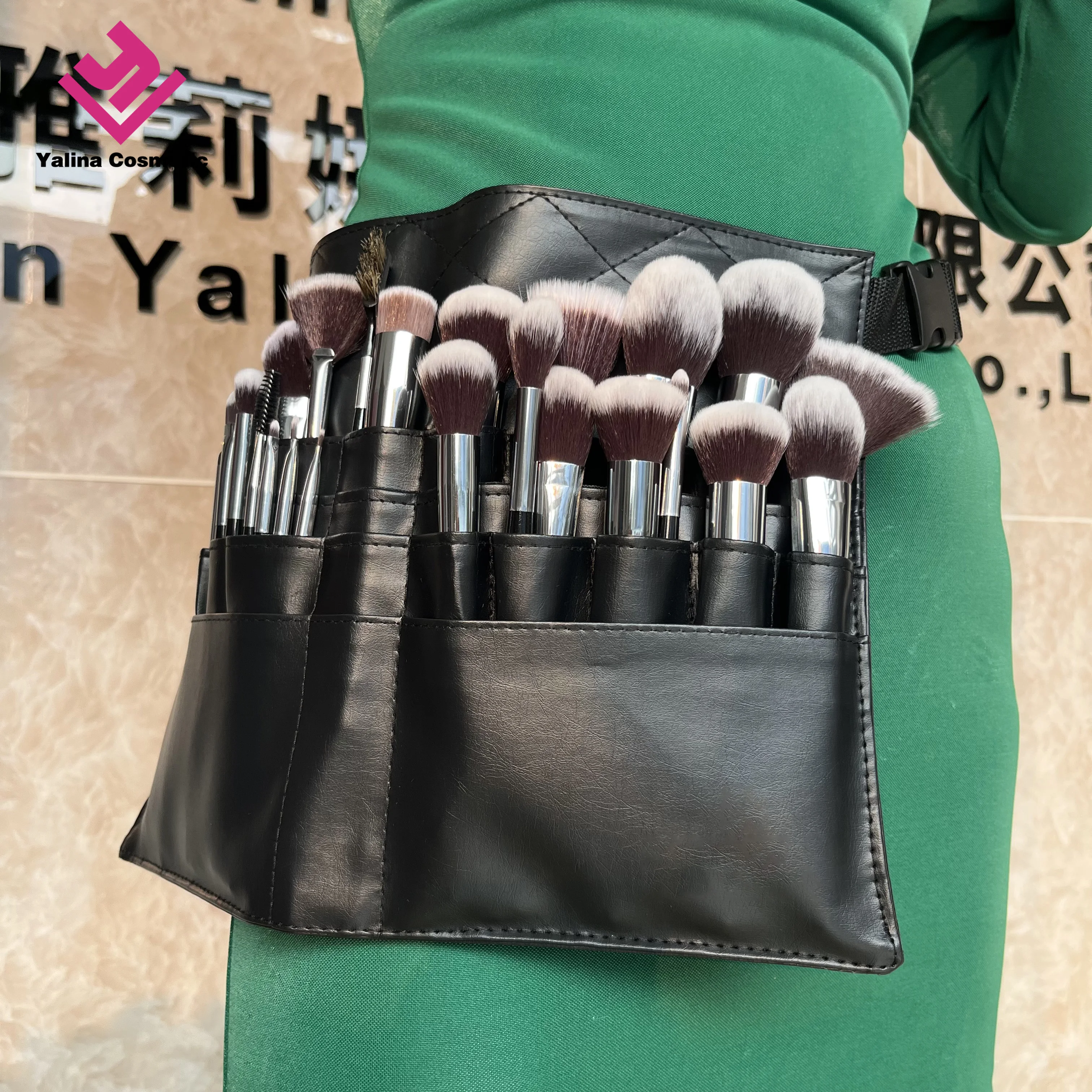 

PU Black Makeup Brush Waist Bag Makeup Tools Cosmetic Bags Custom Makeup Brush Bag