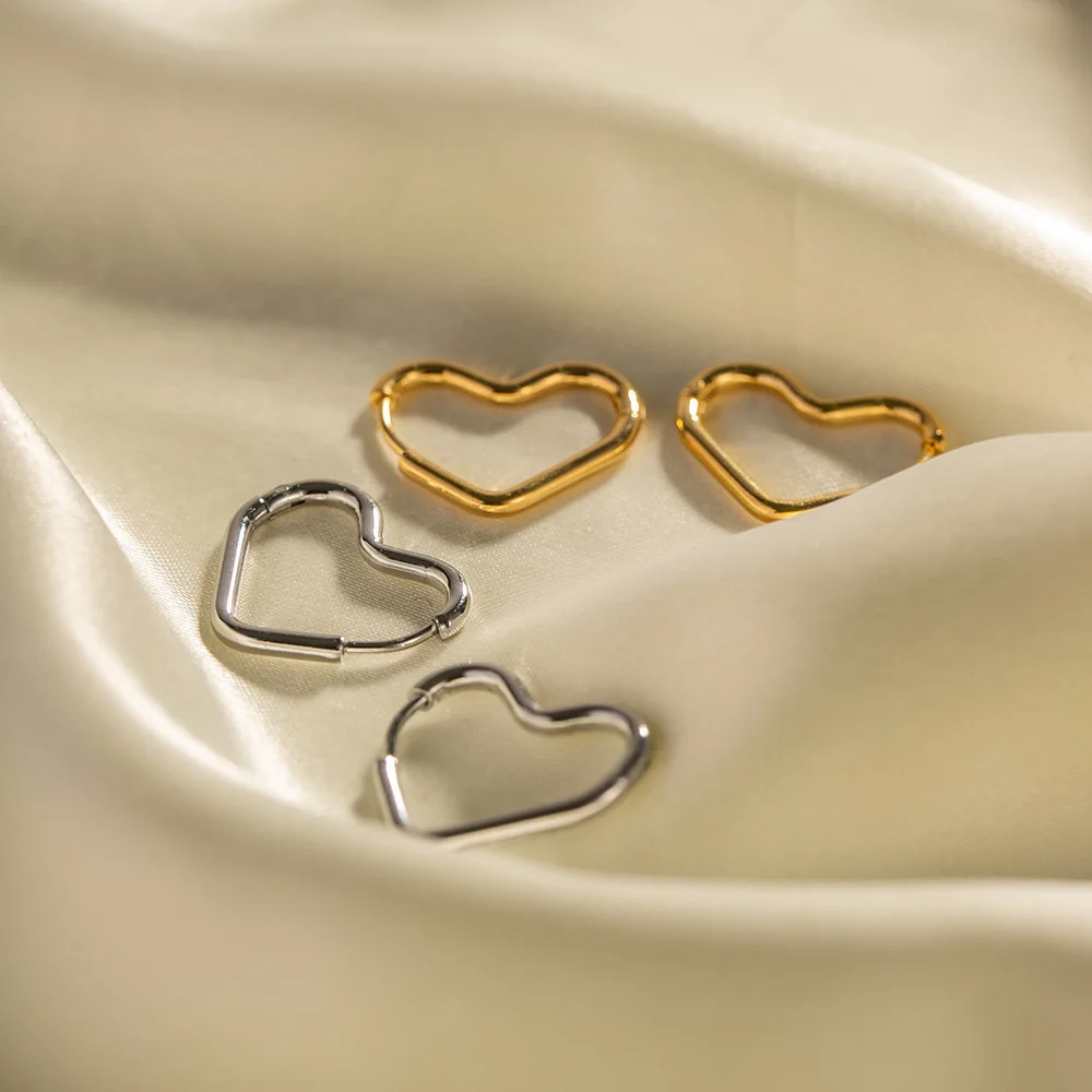 

18k Gold Plated Stainless Steel Simple Heart Design Dainty Hoop Earrings Non Tarnish Fashion Jewelry For Woman