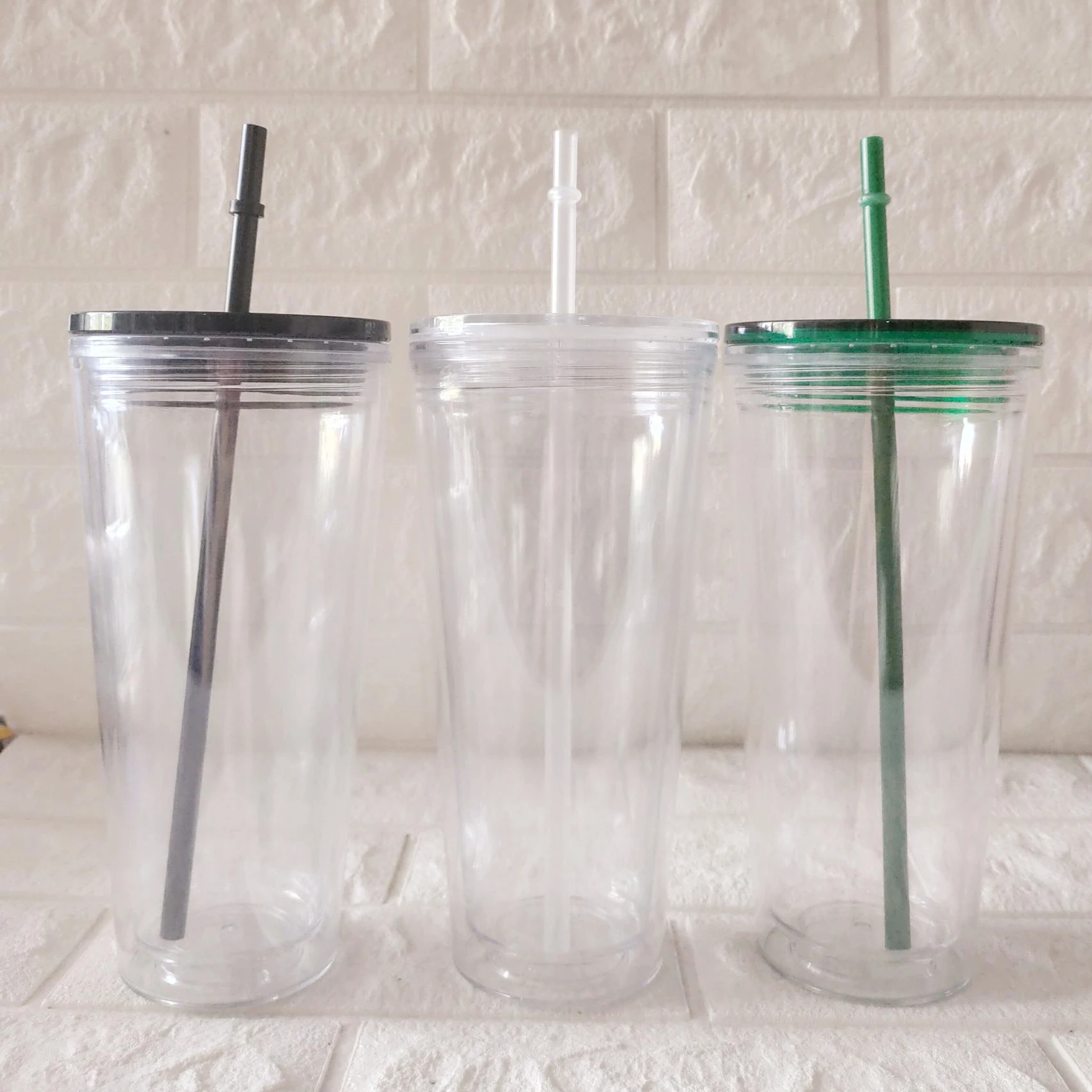 

Double Wall Acrylic Tumbler Plastic Snowglobe Tumbler Cup With Straw and Lid