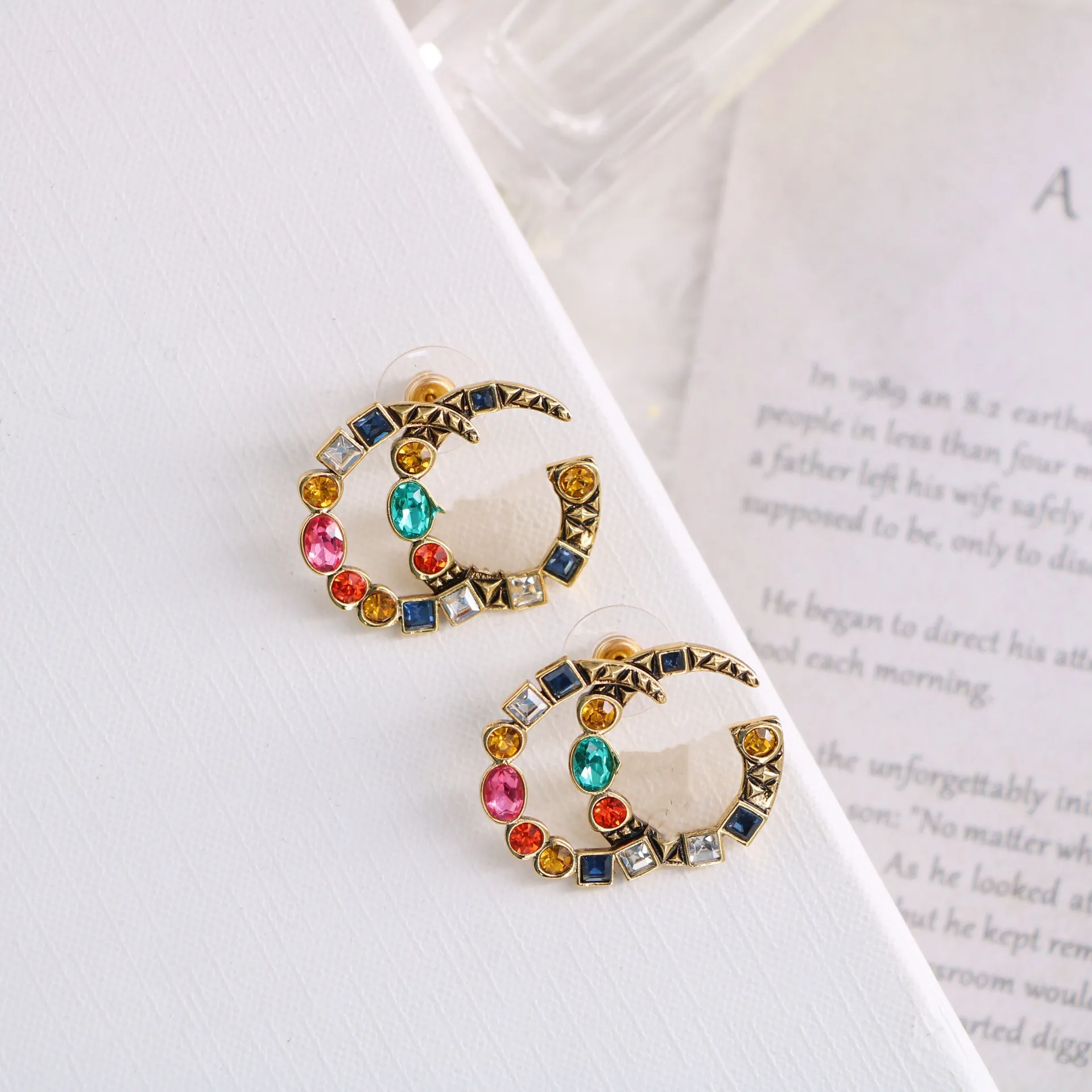 

Vintage Brass Letter Earrings Crystal Color Diamond S925 Silver Needle Earrings Personality European Style, Picture