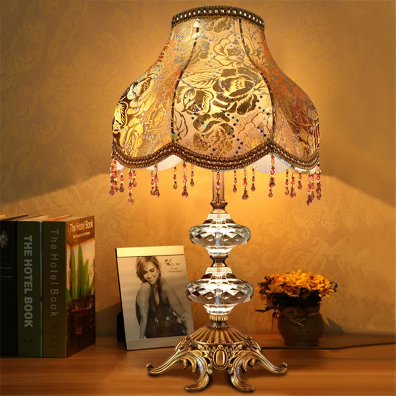 
Zhongshan Supplier Modern Crystal Table Lamp LED Luxury Creative Decorative for Home Living Room Office Bedroom Hotel 