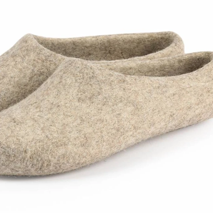 

Women's Felt House Slippers