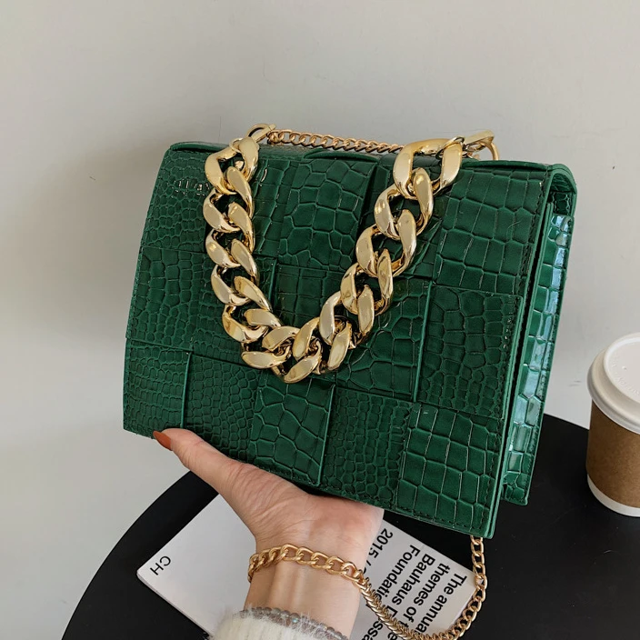 

New fashion trendy ladies Crossbody high quality PU leather folds big chain one shoulder messenger bag