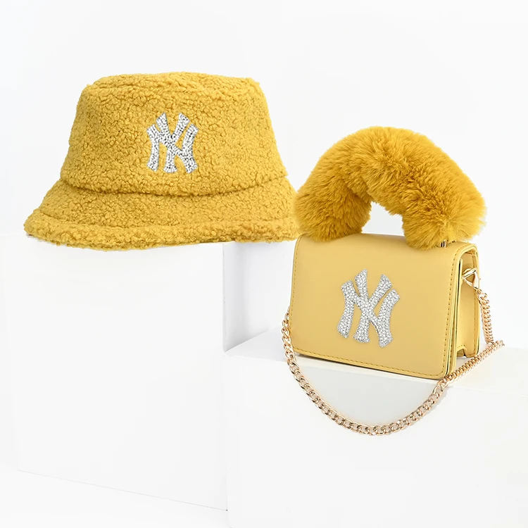 

2021 designer brand ny bucket fur hat and purse set ny purse handbags and hat set, 7 colors