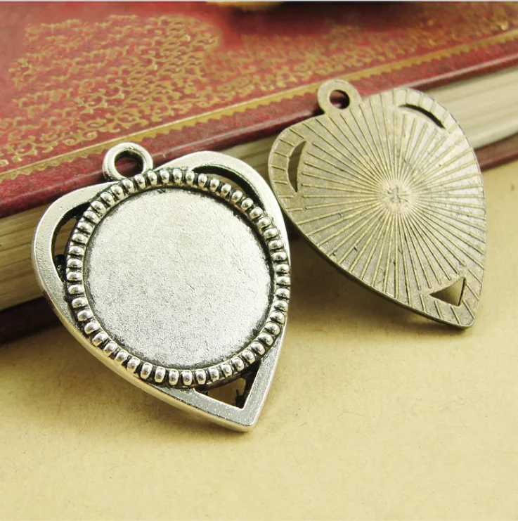 

New style filigree heart frame base setting tray bezel fit 18mm cabochon empty hollow heart pendant trays, Antique silver tone/antique bronze