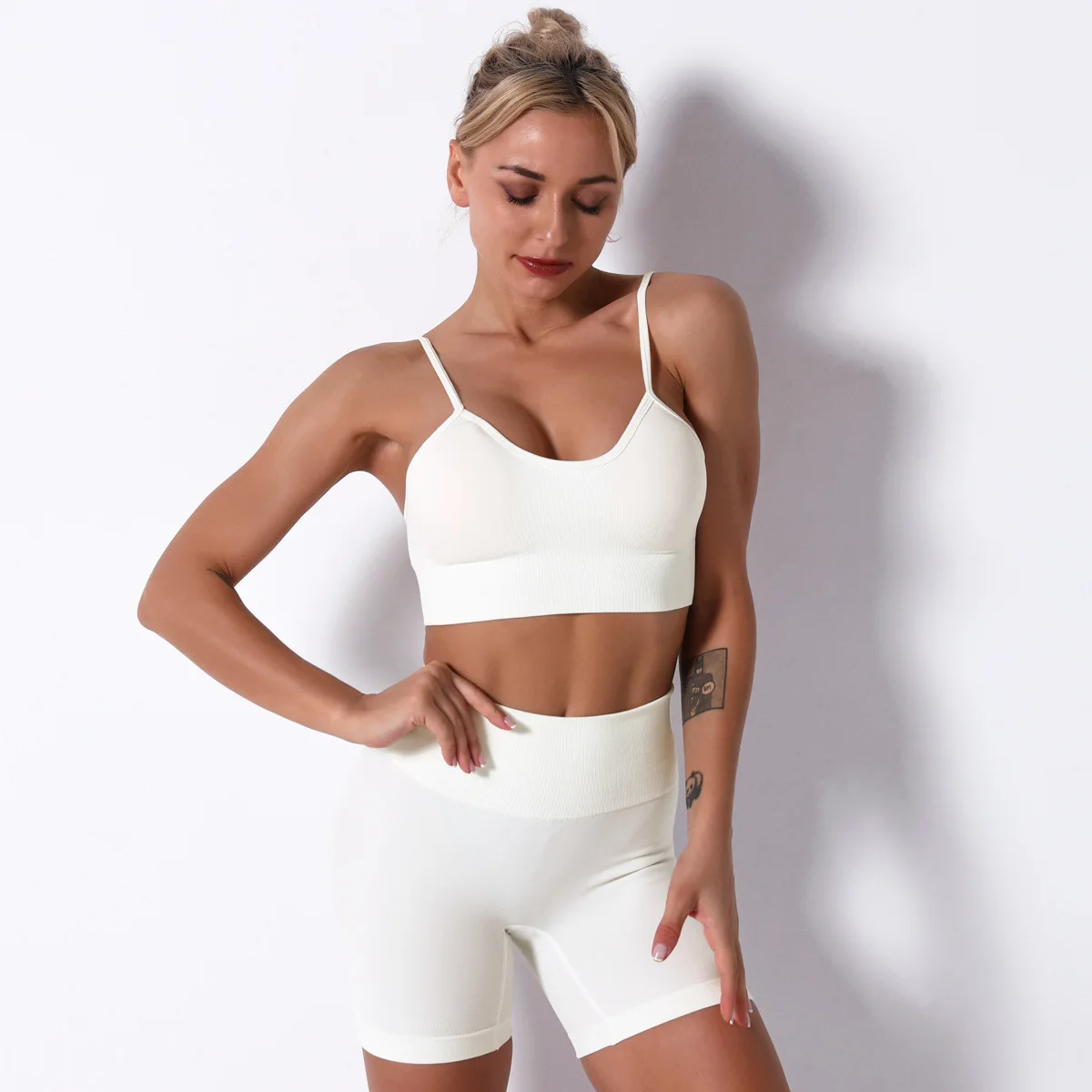 

2021 Custom logo wholesale seamless 2pcs set for women yoga gym running suits fitness sports yoga seamless set, Picture