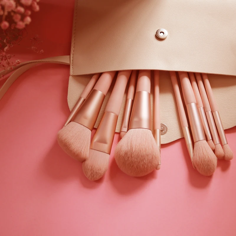 

Wooden handle custom logo pink makeup brush nylon hair makeup brush set 2021