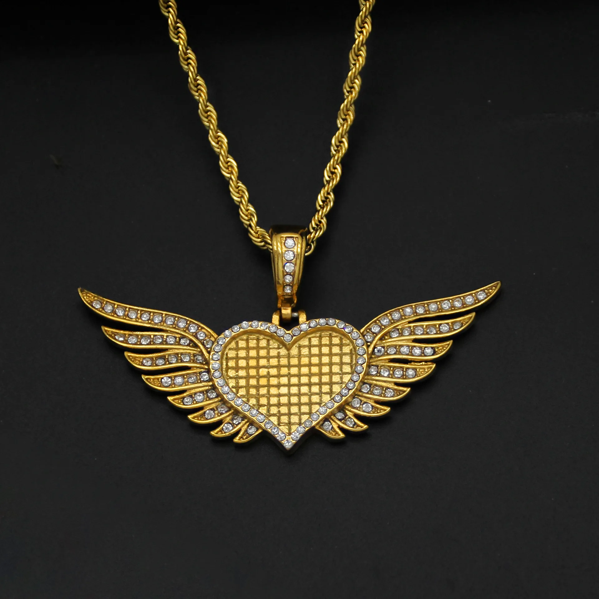 

DIY Jewelry Accessories 18K Gold Plated Angle Wing Heart Pendant Necklace Stainless Steel Love Shaped Wing Pendants For Necklace