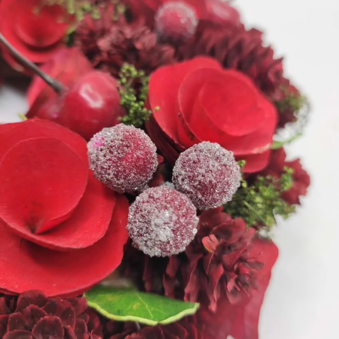 
2020 new arrival 10" 25cm natural wood christmas red berry pinecone wreath 