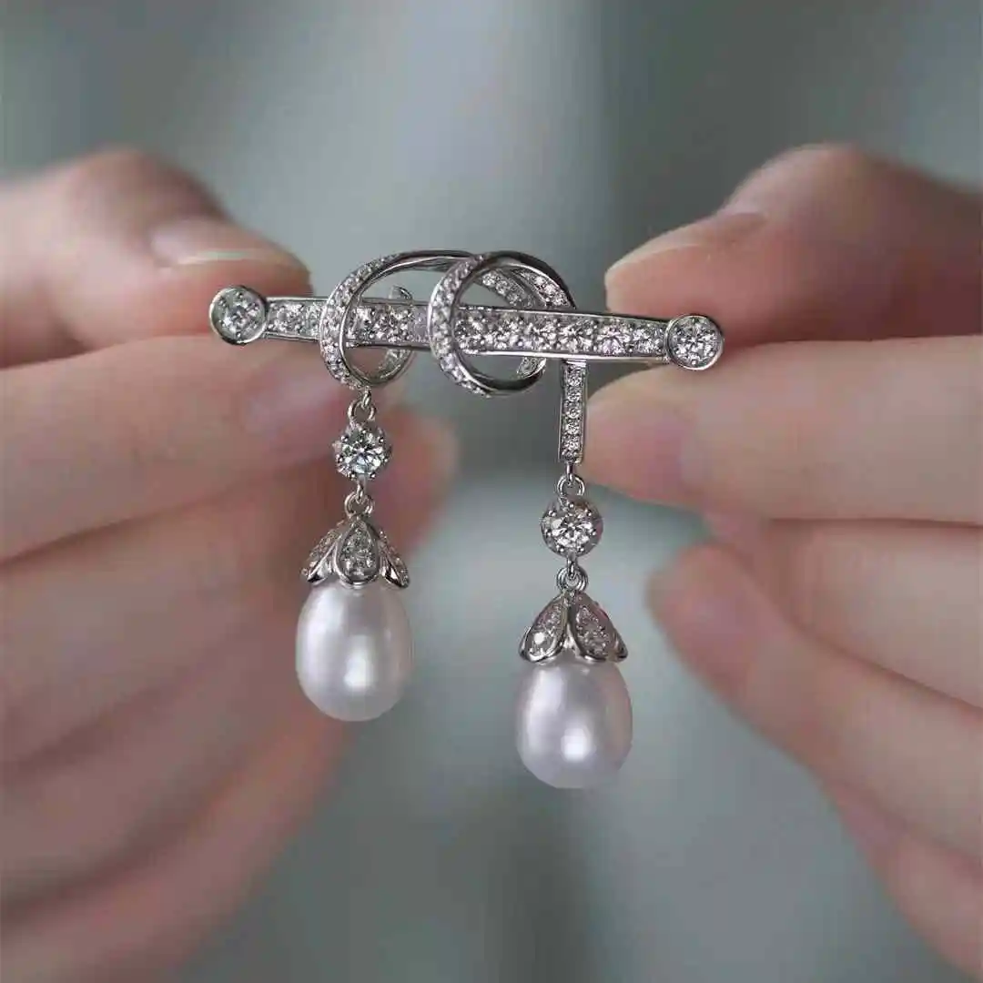 9-10mm Natural Freshwater Half-Hole Rice Shaped Pearl Brooch with Balance Beam Real White Elegant Jewelry for Gifts