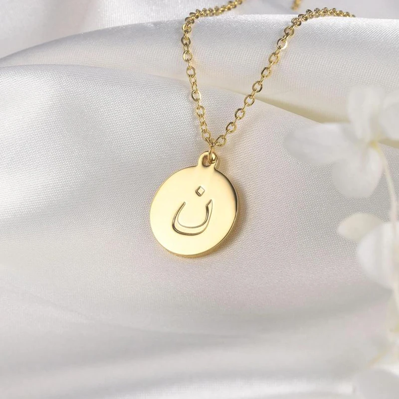 

Custom Arabic Initial Coin Pendant Necklace Stainless Steel 18k Gold Plated Arabic Alphabet Letter Initial Necklace Women