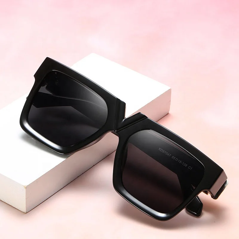 

MOCOO New trendy square sunglasses 2021 fashion V-shaped eyewear Europe and America vintage unisex sunglasses, Picture shows